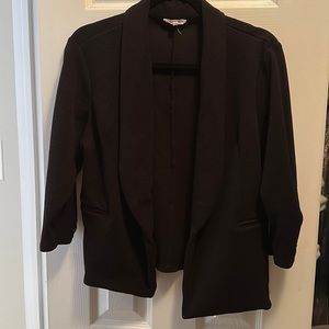Maurice’s 2x black crop jacket faux pockets 3/4 sleeves very good usedcondition